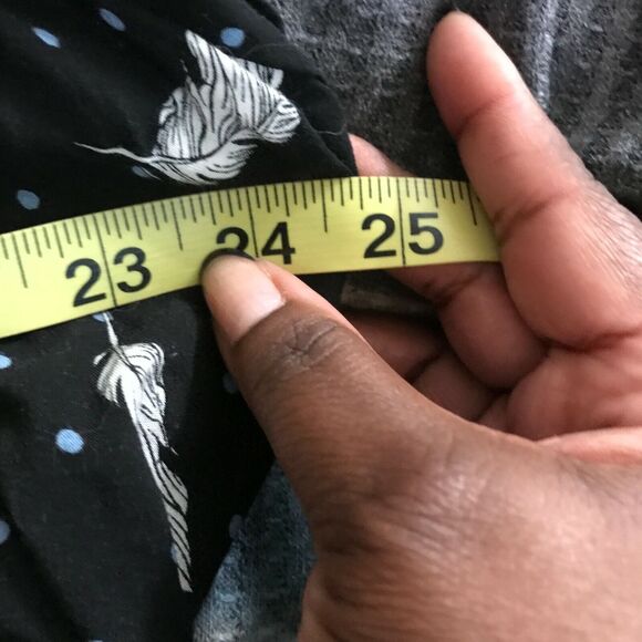 Torrid Shirt Women Sz 3X Black White Feather Polka Dot Lightweight Short Sleeve - Picture 9 of 10